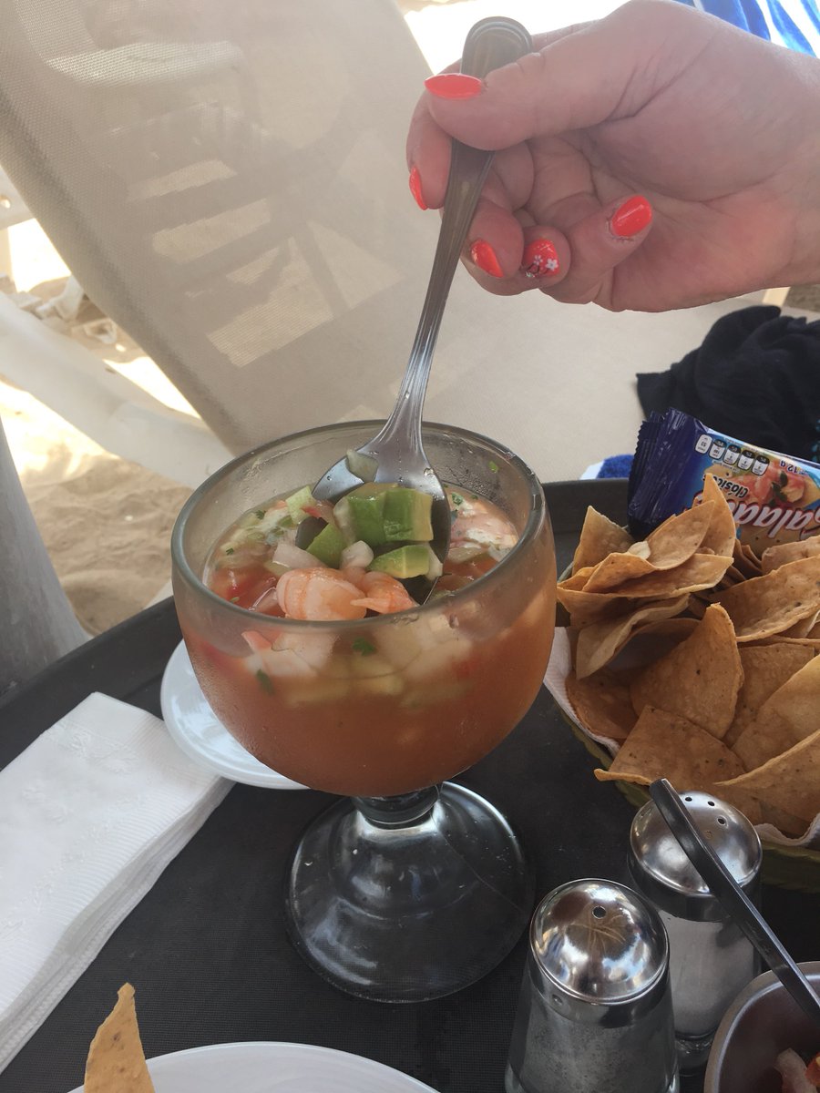 WildMoon_Salsa's tweet photo. Shrimp Ceviche is always a fave when in #Mexico! Enjoyed this fresh #salsa after a great day at the #beach😎 #Shrimpceviche #freshsalsa #shrimp #tomatoes #cilantro #peppers #chips https://t.co/Yod4U066oz