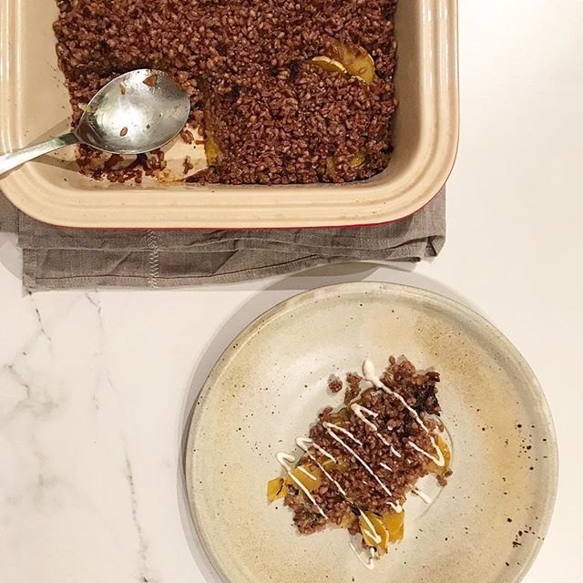 jessicabwinter's tweet photo. Baked sweet dumpling squash gratin style

Balsamic maple caramelized onions and garlic with thin sliced squash topped with wheat berry, pecan, rosemary, olive oil, maple, cayenne, cinnamon gratin. Drizzle of cashew cream too of course. https://t.co/qvSvNp8BjH https://t.co/Z6i4ZH4gA0