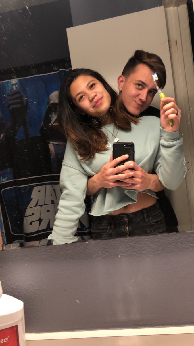 Just a random lil post for this cutie who puts a smile on my face everyday no matter what kinda mood I’m in 😊😍🥰
