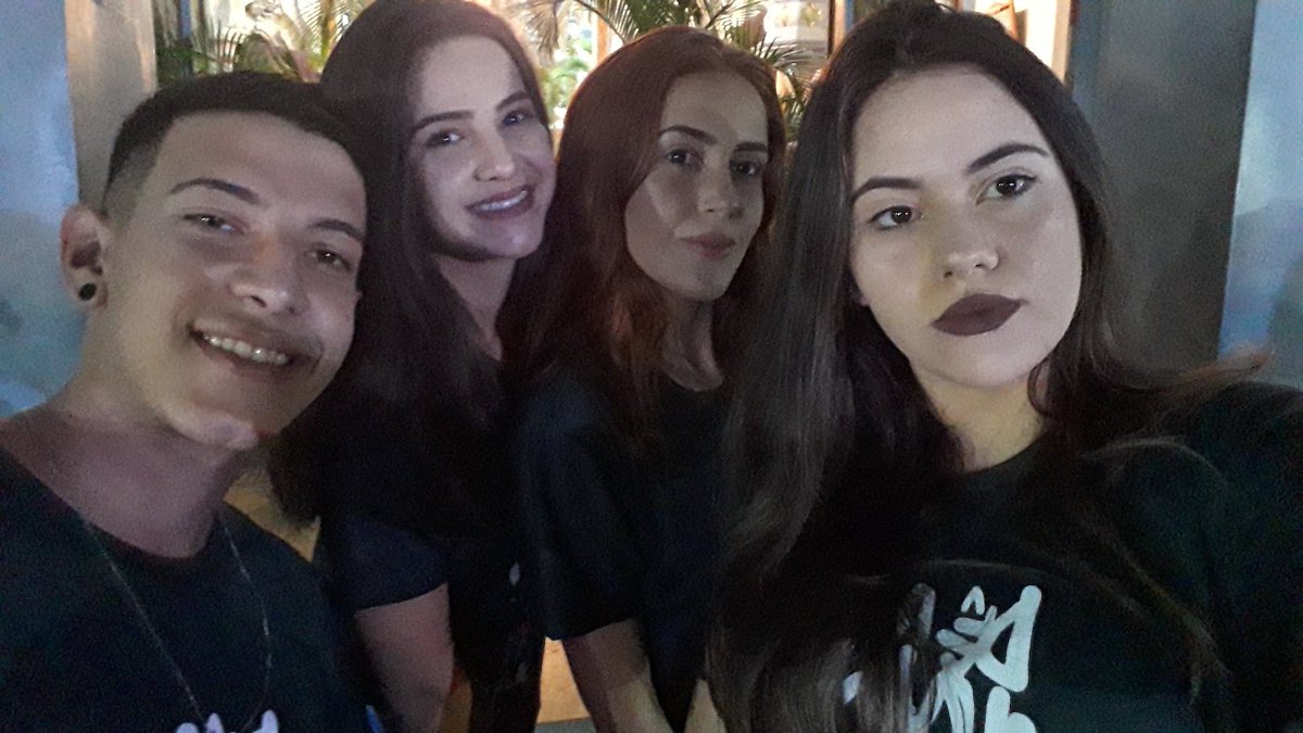 Julia_Foonseca's tweet photo. O melhor retiro e as melhores pessoas
#queimaa🔥
#enraizados❤ https://t.co/2XfuVGKs9N