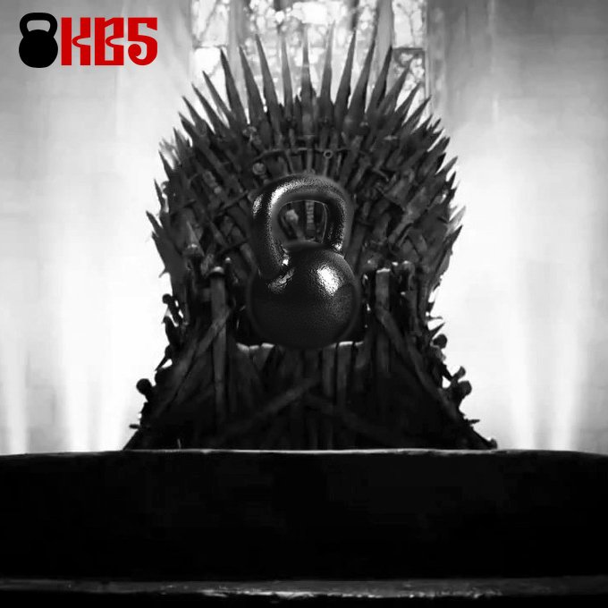 kb5cz's tweet image. Kdyby byly nějaké pochybnosti o tom, které náčiní má poprávu usednout na Železný trůn.⁣
⁣⁣
⁣Sorry Jone, o cvičení nevíš nic, začni od začátku &amp;gt;&amp;gt;&amp;gt; kb5.cz/zacit 
⁣⁣
⁣#kb5 #futr #funkcnitrenink #strongfirst #strongfirstcz #strongfirstgym #crossfit #kettlebell