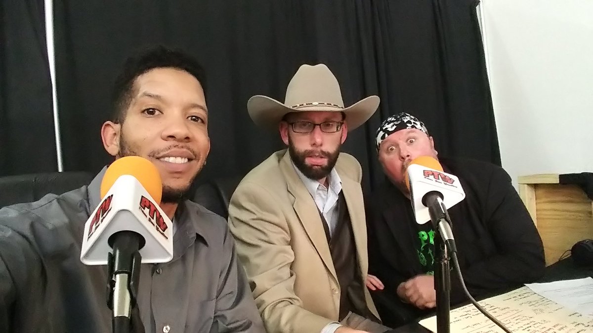 LeeGNewsTV's tweet photo. LEE G NEWS: Tonight......a boyhood dream came true.
I became a member of the coolest wrestling broadcast team ever!
Thank you @DJOtisBadass & @oldschoolicon. Let's rock!
#LeeGNews #NextLevel4 #PTWProud https://t.co/BCu69L5PkA