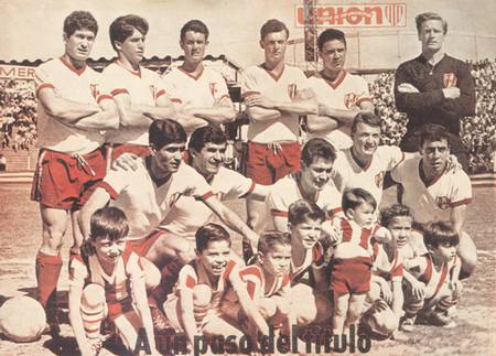 Los colores marcaron la historia de  #Union  desde sus inicios. Rojo y blanco a bastones verticales, para homenajear al glorioso Alumni, amo y señor del amateurismo en el fútbol de la República Argentina.