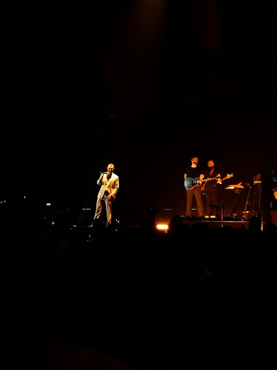 OnkaGR's tweet photo. Listen, Sam Smith was AMA-ZING
#SamSmithInSA β€ https://t.co/n8HwPpDLgt