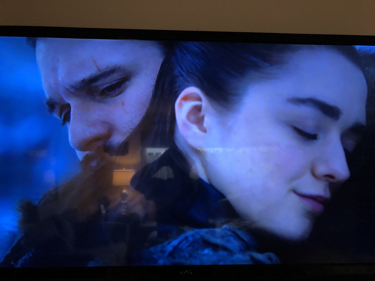 defender_90's tweet photo. This reunion...8 seasons...Jon and Arya. #GoTS8 #JonSnow #AryaStark https://t.co/G8rJnqUhoQ