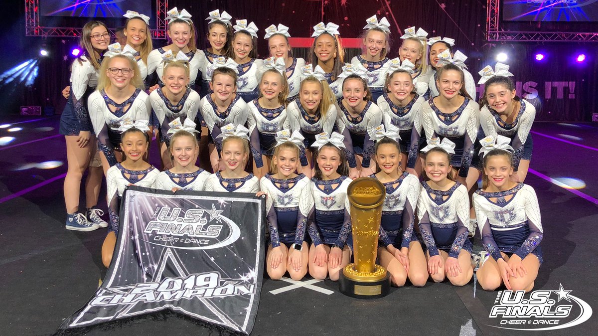 theusfinals's tweet photo. Congratulations to our last awards session champions🥇That is a wrap for the #USFinals19 Chicago competition! We wish everyone a goodnight and safe travels back home🖤 https://t.co/KjEOCY6Scy