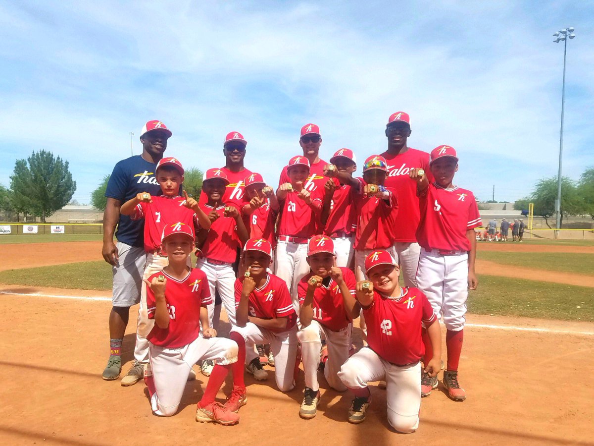 HalosBaseballAZ's tweet photo. Congrats to our 10u Halos on another big weekend of baseball and winning a ring. These kids are starting to really put it together at the plate and on the field!! Keep it going fellas!!! #HalosFamily https://t.co/cowy7NeQNG
