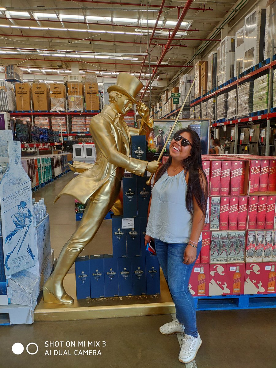 juanspartakux's tweet photo. Mi baby @cantuyoselin aquí casual posando con #bucanas gegege! Que se arme el loqueron! https://t.co/UIAfJ7MobP
