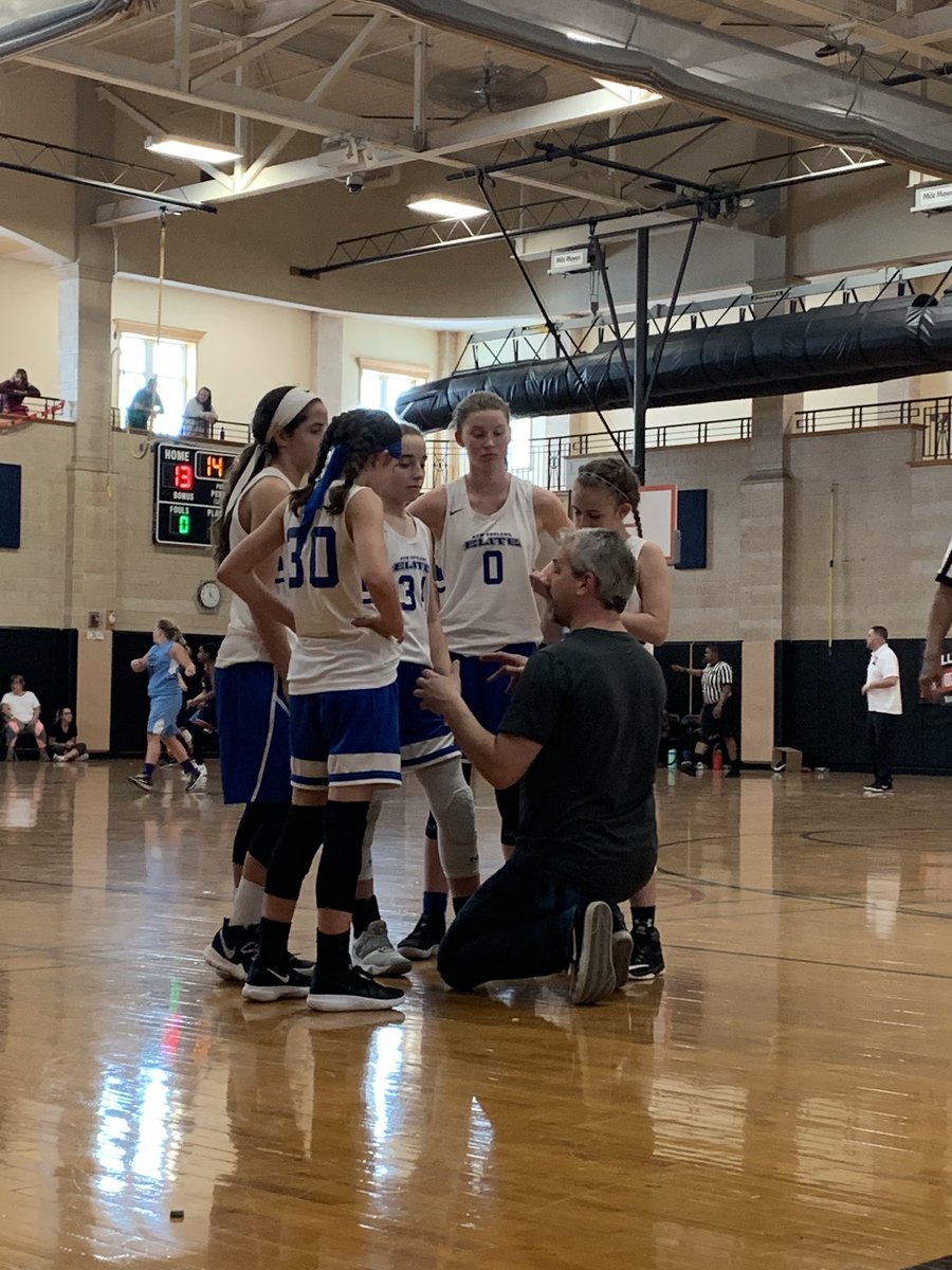 NE ELITE 6 fell short in the Gold Rush 6th grade Championship game this afternoon. Girls put up a fight to the end after going 4-1 on the weekend.