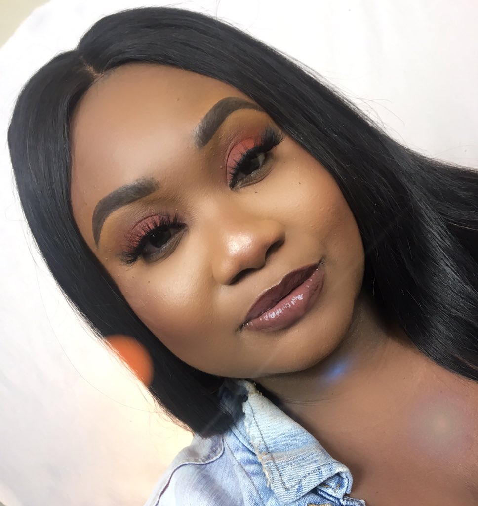 Nika_Leverett's tweet photo. A natural beat. @NyxCosmetics Off Tropic
@BenefitBeauty brows
@badazzcosmetic lashes
@LOrealUSA foundation
#melaninpoppin #makeupforpoc https://t.co/JYk9Rb1yeK