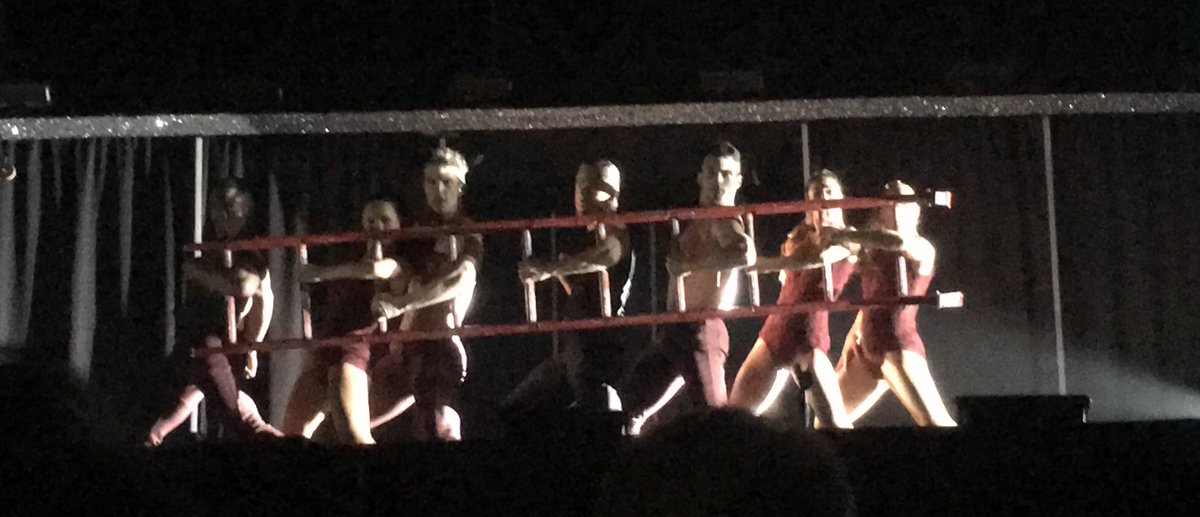 shyhuman00's tweet photo. Probably one of the best nights of my life. I won’t have a voice tomorrow but it’ll be worth it. @derekhough is such a  genuinely nice person. Highlight of my night is when Audrey Case waves at me!!!!!!!❤️❤️❤️❤️❤️❤️❤️❤️❤️❤️❤️❤️ #derekhoughlive #spins #dance https://t.co/jEtnSiHu6Y
