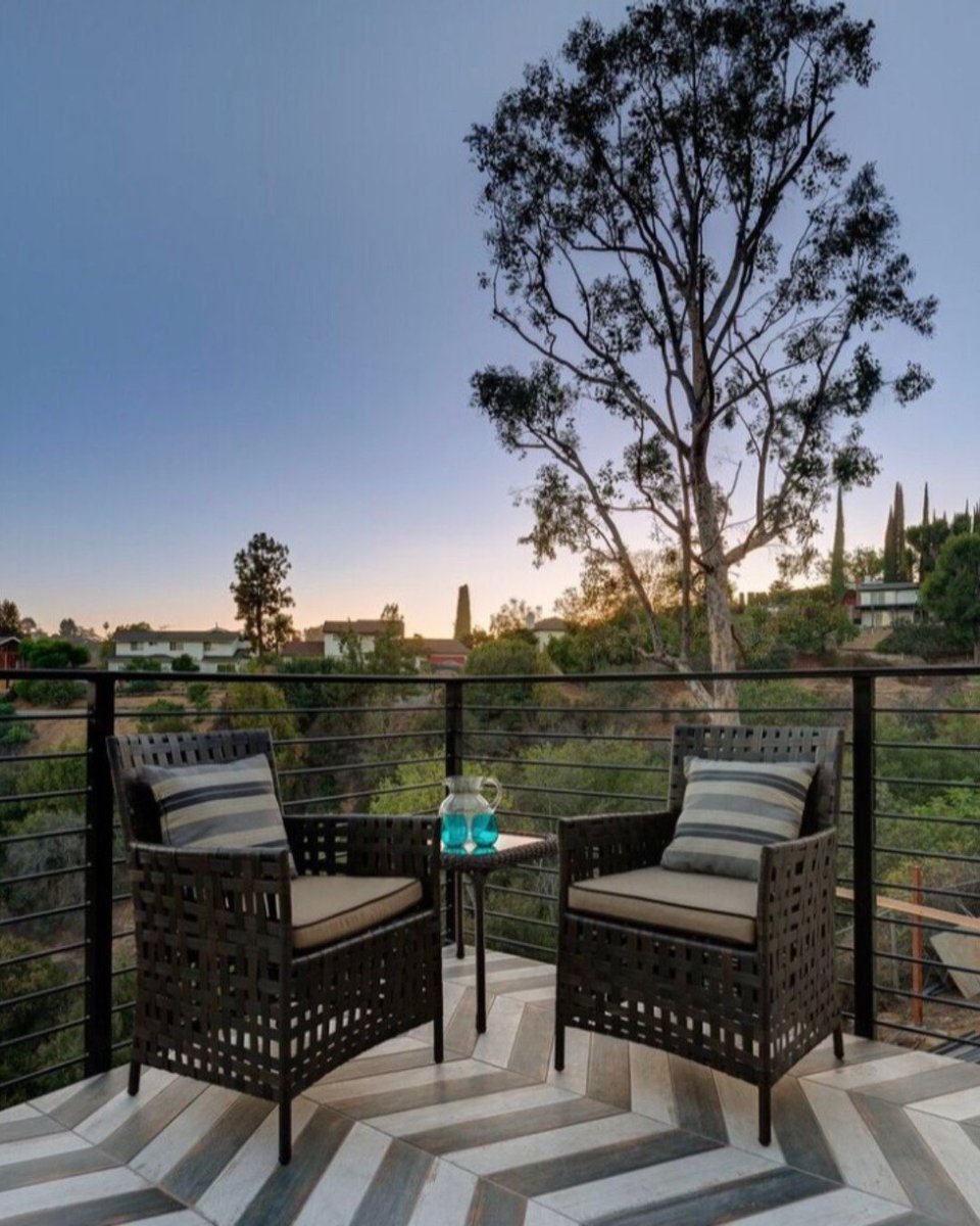 MTWShowrooms's tweet photo. All this gorgeous spring weather has us craving summer nights on the patio!
.
.
.
.
#mycuratedaestetic #atmine #hyggehome #myhyggehome #mydomaine #showmeyourstyled #sassyhomestyle #colourmyhome #howimonochrome #bespokeinteriors #remodelista #interiorinspo #bhghome https://t.co/vMg08Ew1gI