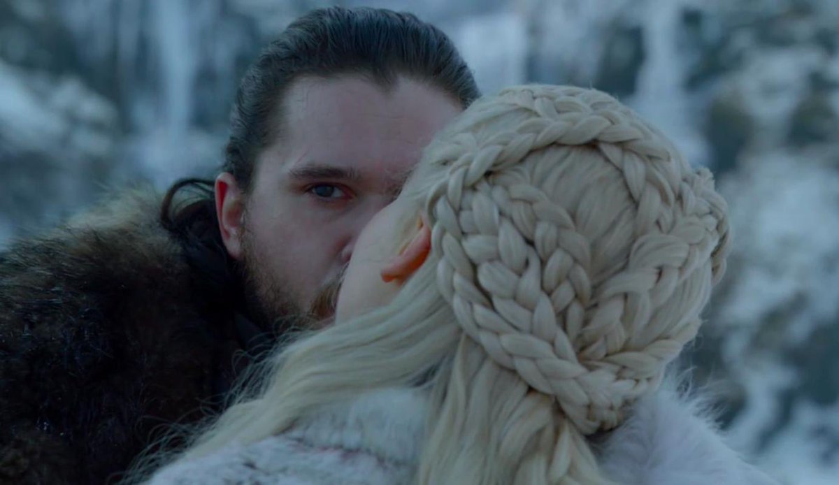 MRQUETEIMPORTA's tweet photo. Cuando besas a tu novia frente a tu suegro.  #GameofThrones https://t.co/6kqiqOkQVh