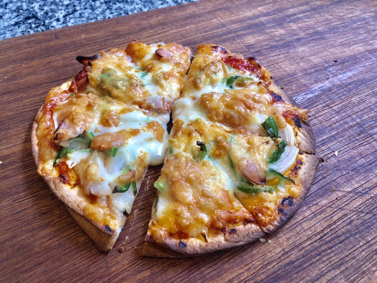 Bo Peep ボーピープ Twitter પર トルティーヤピザ ピザの生地に トルティーヤを使い薄くさくさくしています 自家製のトマトソースを 使ったシンプルでおいしいピザです 吉祥寺カフェ 喫茶店のピザ