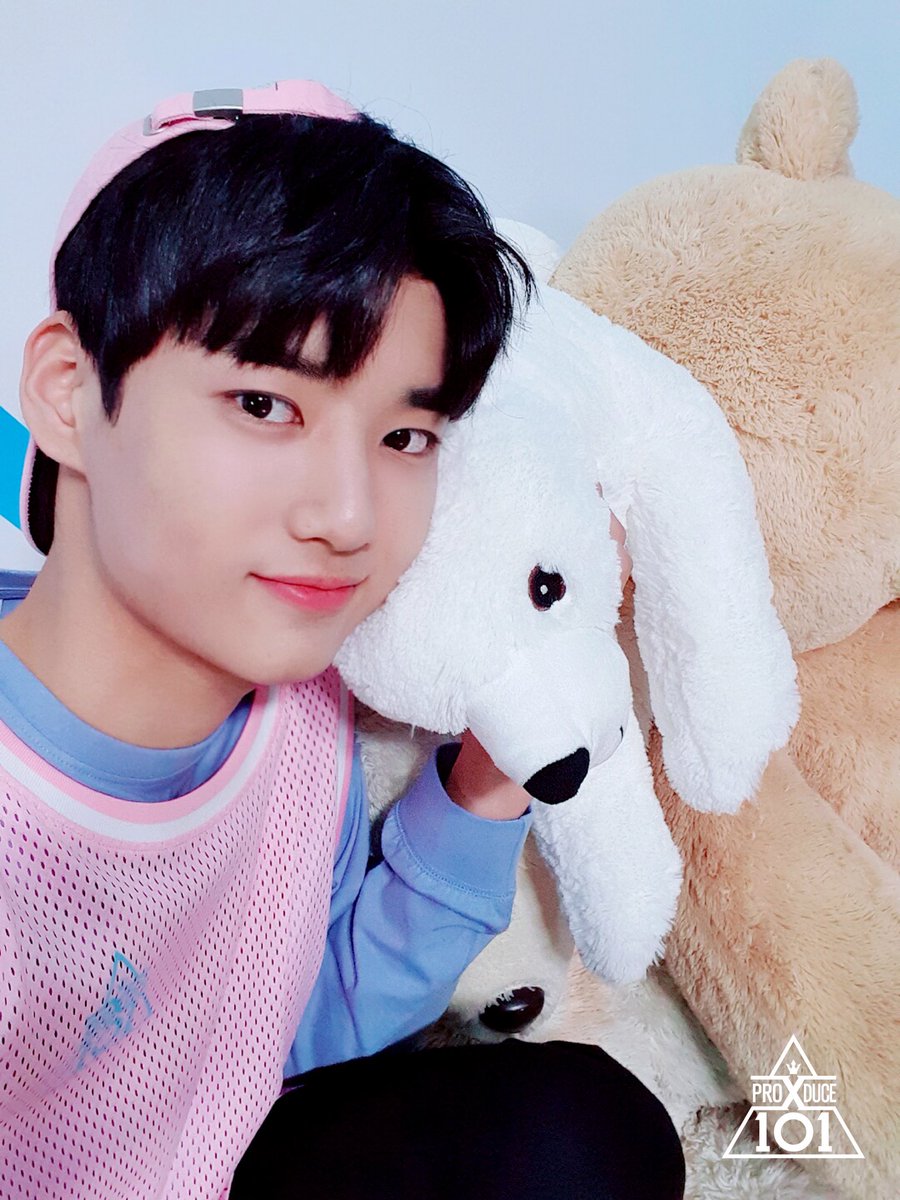 mnet_produce101's tweet photo. PRODUCE X 101ㅣ히든박스 미션에서 승리한 연습생들의 미공개 셀카를 확인하세요!

윤민국(쏘스뮤직)

#프로듀스X101 #PRODUCE_X_101 #엠넷 #Mnet https://t.co/I2ImMOeEAJ