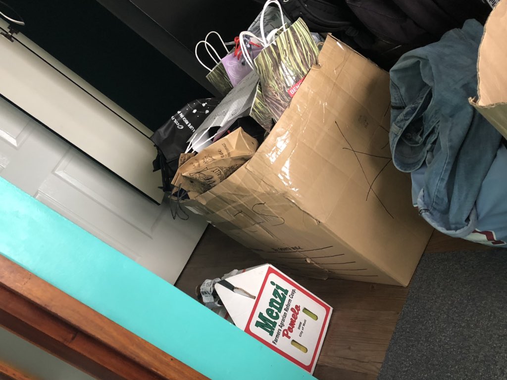 fumfumfum3's tweet photo. Let’s open your gifts!!!!!!! https://t.co/iwEARKwAqH