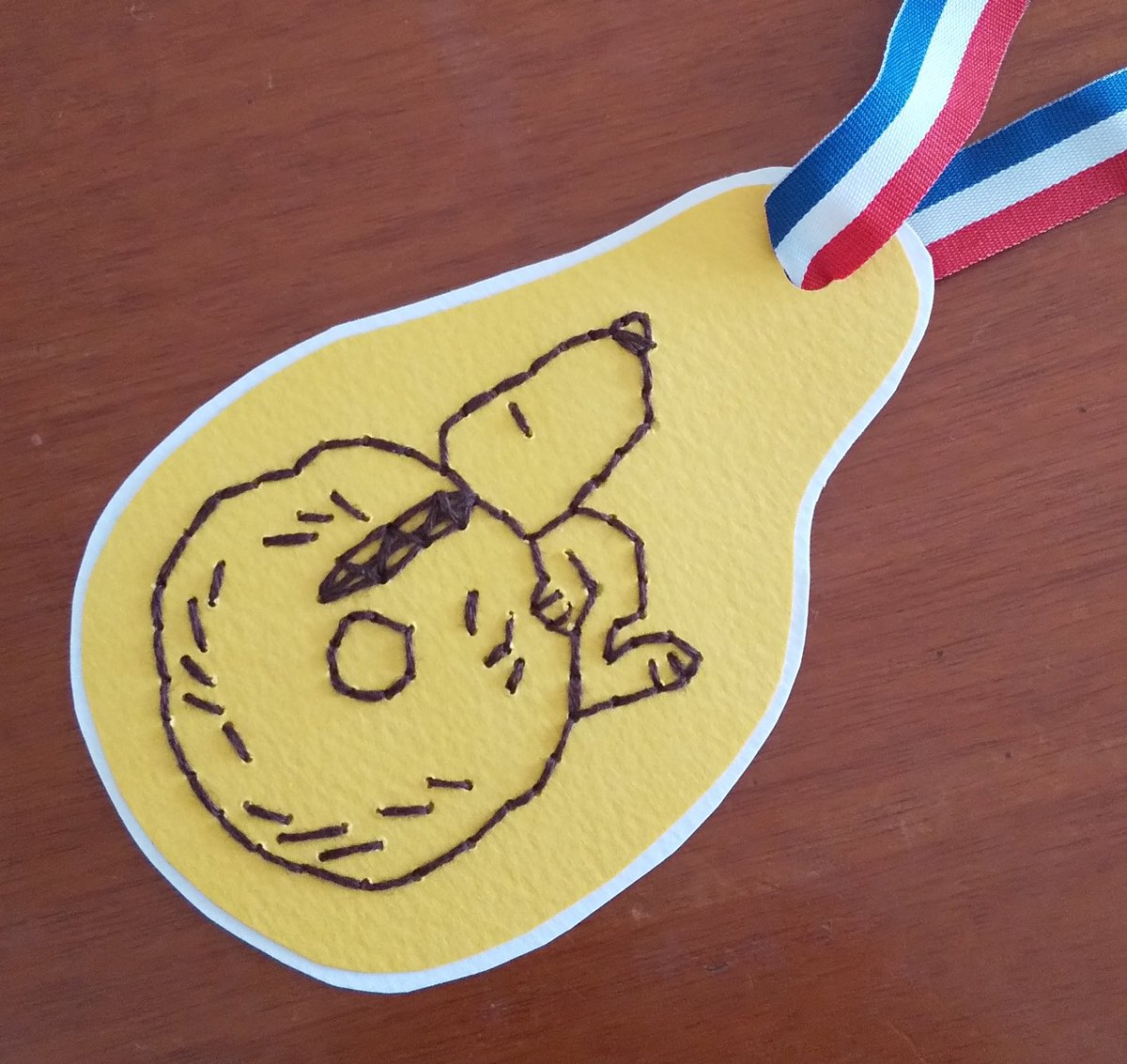 noriko_0626's tweet photo. 友達が手作りしてくれたしおり。かわいい♥️愛用中~☺️
#紙刺繍 #annasu https://t.co/x361oSupii