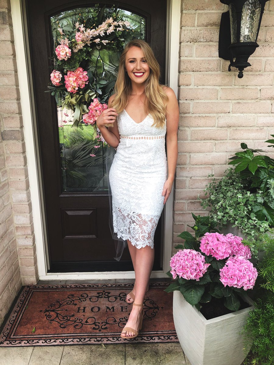 KaytiLouise's tweet photo. Feeling all kinds of bride vibes this weekend 🌼🌸 48 days and counting💍💕 https://t.co/XzgJK6kyui