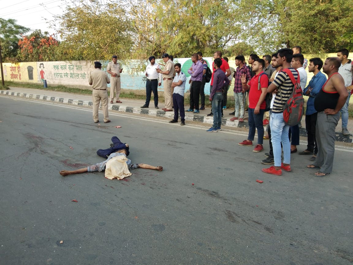 Im_Rahul_Rai's tweet photo. करनाल आई. टी.आई.के छात्र छात्राओ पर लाठीचार्ज व पुलिस कि फायरिंग प्रशासन कि तानाशाही
हरियाणा रोडवेज़ की लापरवाही से आई .टी.आई.के छात्र की मौत के बाद छात्र प्रशासन को चेताना चाह रहे थे क्योंकि पूर्व में भी गवर्मेन्ट कालेज के छात्र की मौत हो गई थी @RahulGandhi @INCIndia https://t.co/bwp3s9aPte