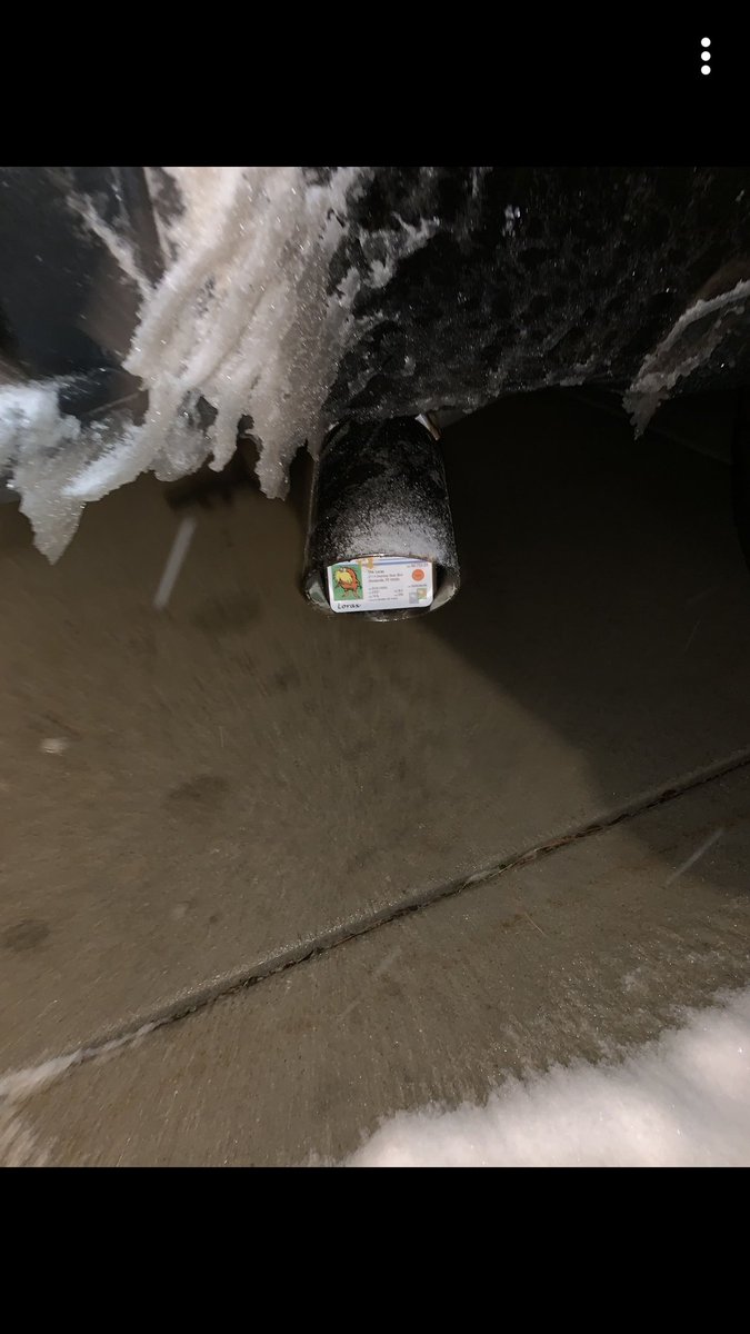 that1wh1teguy's tweet photo. This cars exhaust puts Carbon Dioxide into the air which causes damage when in huge amounts to our planets atmosphere. Car company's and governments are still looking for a way to reduce these emissions. In order to help heal the atmosphere.@franklinlorax #apesair https://t.co/4LT08TTRtu