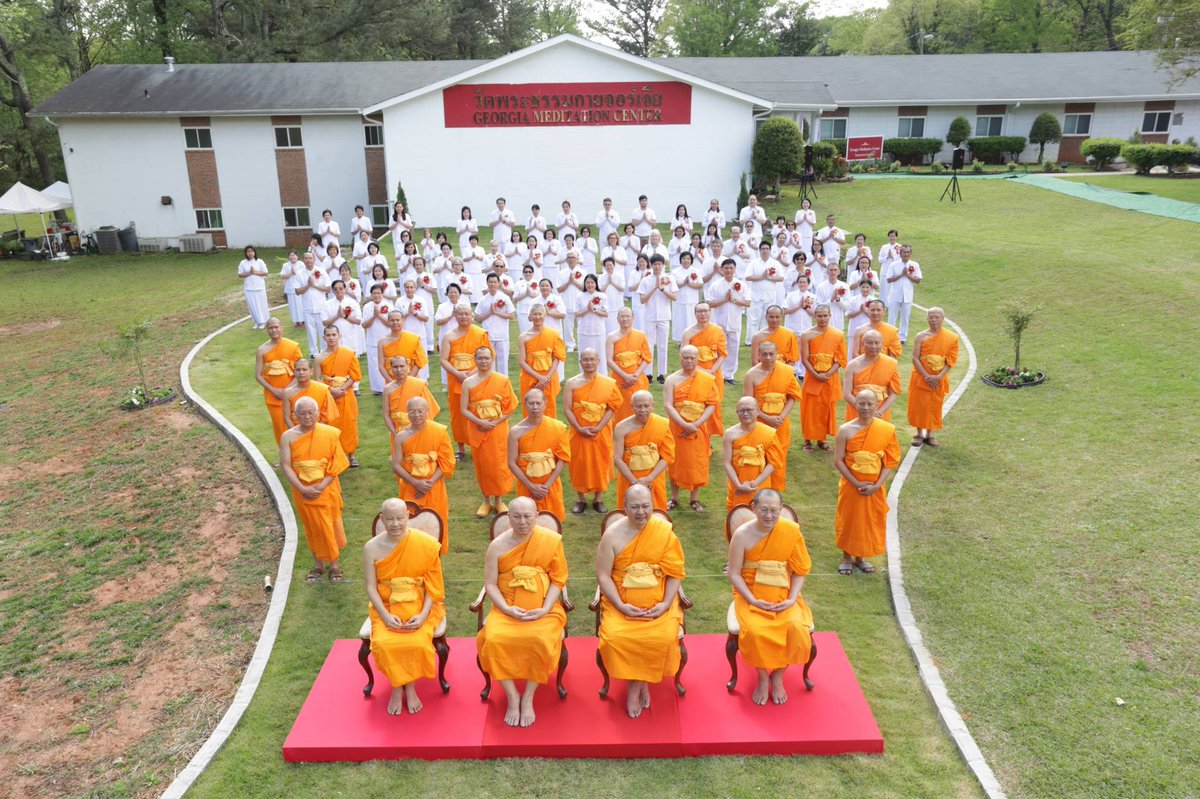 Psanitwong's tweet photo. 14เม.ย.2562 ฉลอง20ปี! #วัดพระธรรมกายจอร์เจีย
เมืองแอตแลนต้า สหรัฐอเมริกา
โดยมี พิธีตักบาตรคณะสงฆ์ในภาคพื้นอเมริกา
พิธีเปิดม่านมหามงคลอัญเชิญพระประธาน
พิธีเจริญพุทธมนต์สมโภชน์พระประธาน
พิธีทอดผ้าป่าภาคพื้นอเมริกาครั้งที่ ๑/๒๕๖๒
พิธีประดิษฐานแผ่นจารึกชื่อมงคลนามใต้แผ่นฌานพระประธาน https://t.co/cKq8PSqIMB