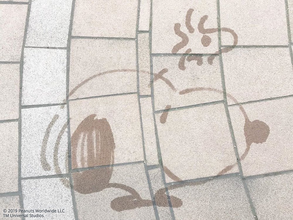 ユニバーサル スタジオ ジャパン公式 スプレーアートに出会えるかも クルーが描くウォーターアート 晴れた日は Usj の街角で素敵なサプライズに出会えるかも