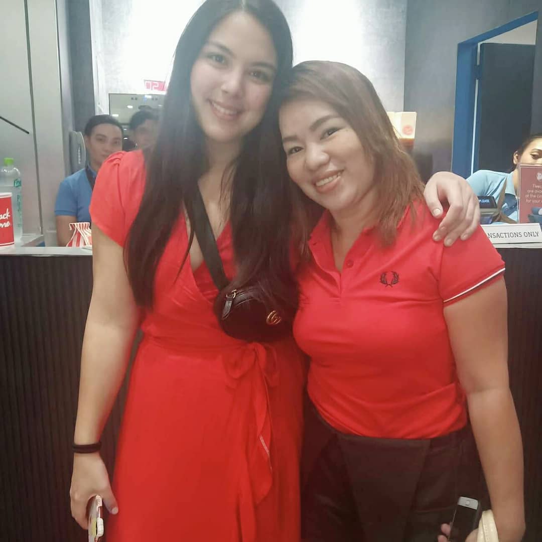 Honey_kayeZ's tweet photo. Red is love 💕💕
With this pretty girl 👧 @RiaAtayde

#STRANDEDBlockScreening https://t.co/qRooouXbNa