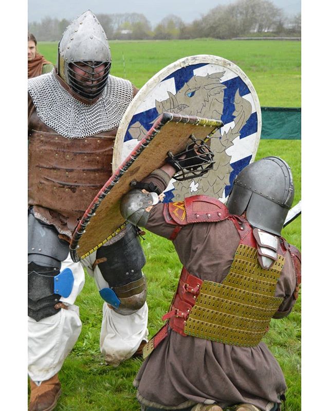 You can tell they are knights because they both have armor on. Two knights fighting is a battle. #sca #knight #chainmail #armor #battle #sca #heavycombat #scaheavycombat #fight #shield #renfaire