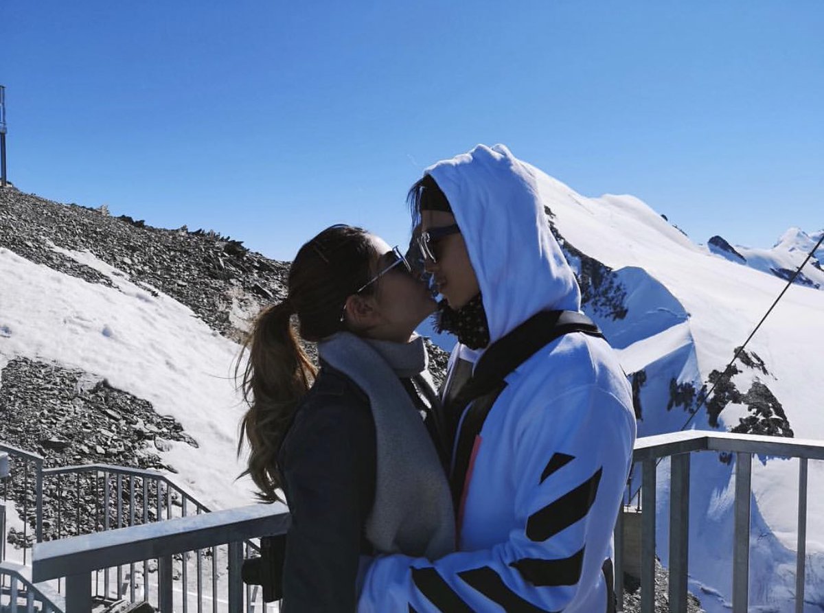 ชอบเวลาคู่นี้ไปเที่ยวด้วยกัน จากอากาศหนาวๆนี่กลายเป็นอบอุ่นไปเลย น่ารักกก

#WinterisNow