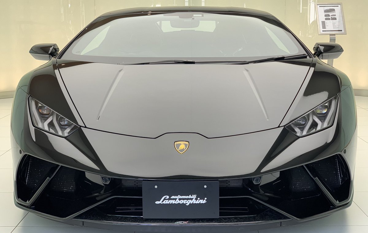 遍路ｊ ジ アングラー ランボルギーニのディーラーにもお邪魔 一年落ちの中古で3 380万円 Nsxは新車で27 131 001円 やはり乗りたいのは ランボルギーニ青山 ホンダウエルカムプラザ青山