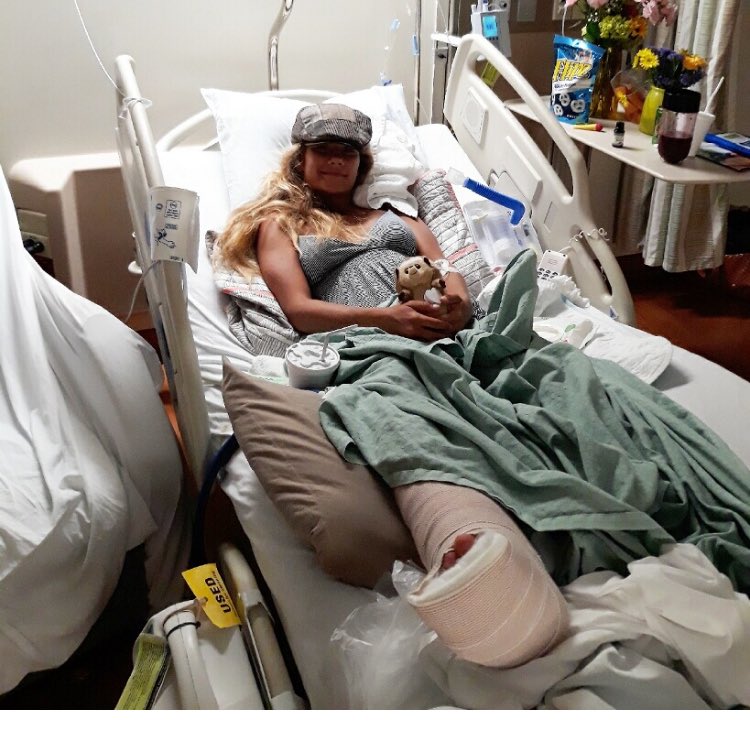 realclairemetz's tweet image. 19 y/o woman hospitalized w broken bones in back &amp;amp; foot after jumping off Main Street Pier #daytonabeach 2 save a child caught in rip current! Hanna Pignato is waitress Joe’s Crab Shack, saw boy in trouble &amp;amp; jumped in but hit a sandbar! Child saved, OK. Hanna says no regrets!