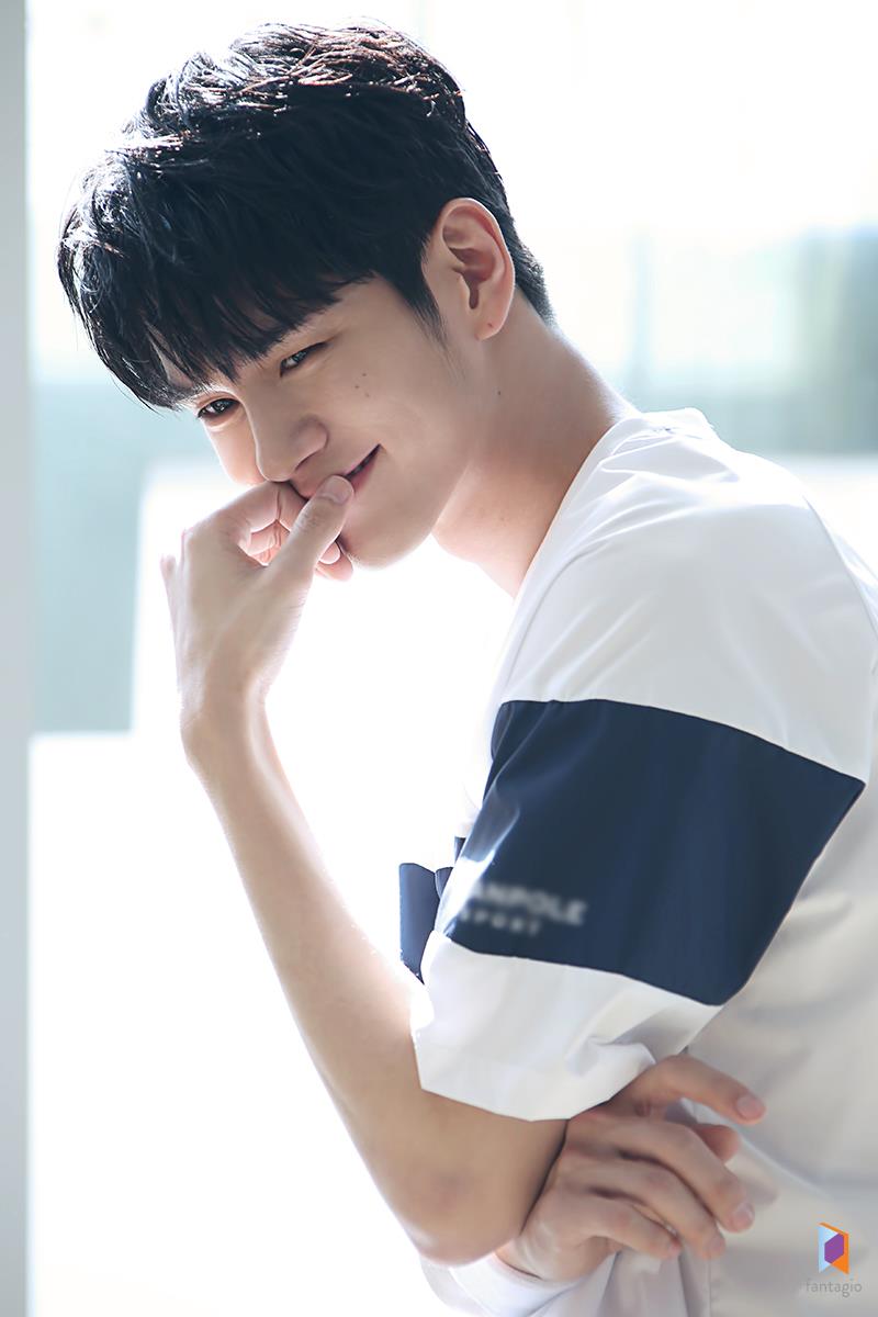 ong seongwu pics tweet media