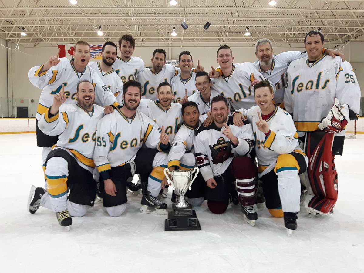 pahlcoquitlam's tweet photo. PAHL div 3 Champs....Golden Seals! Congrats guys!! #champs #playoffhockey #Playoffs #planetice #PAHL https://t.co/sUqO5WVw9e