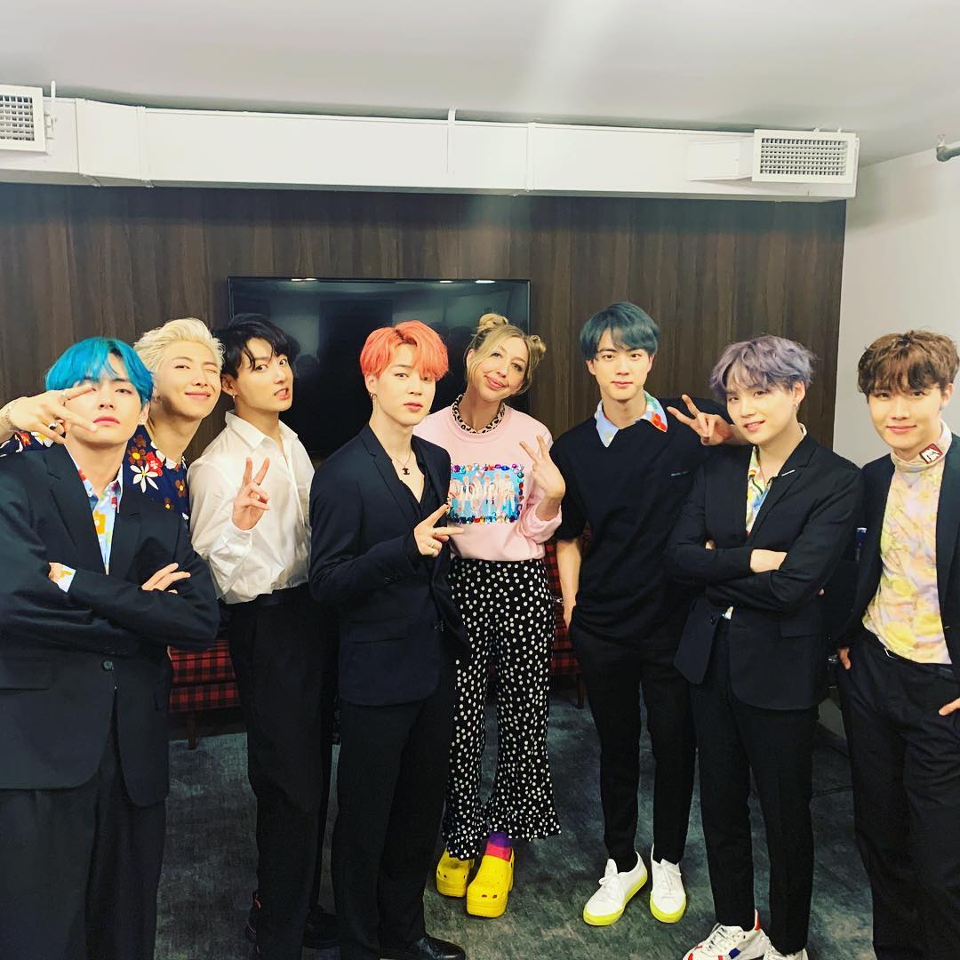 seokjindecember's tweet photo. Jin just made another nickname 😶 Third guy from the right
#진 #석진 #BTS #JIN #Seokjin @BTS_twt #Thirdguyfromright #WorldwideHandsome https://t.co/BZsCdf84Ki