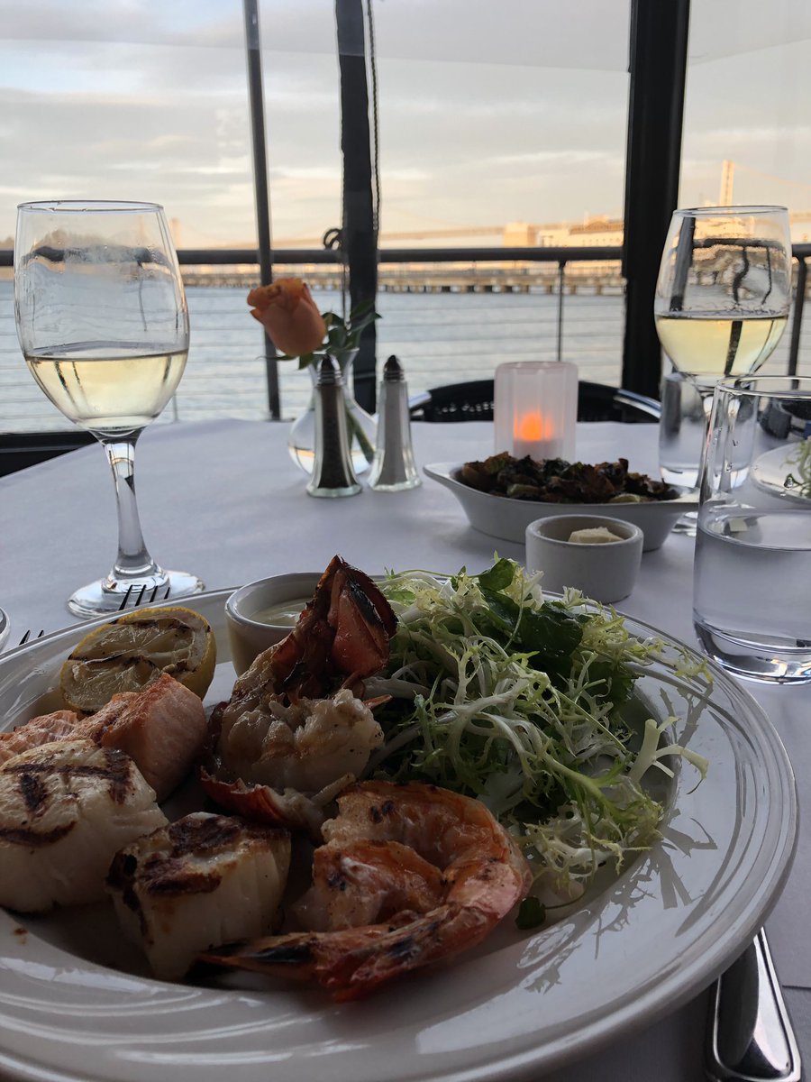 yonanestel's tweet photo. Delicious seafood overlooking the bay #CIESeats #CIES2019 https://t.co/eOHMI0z1h6