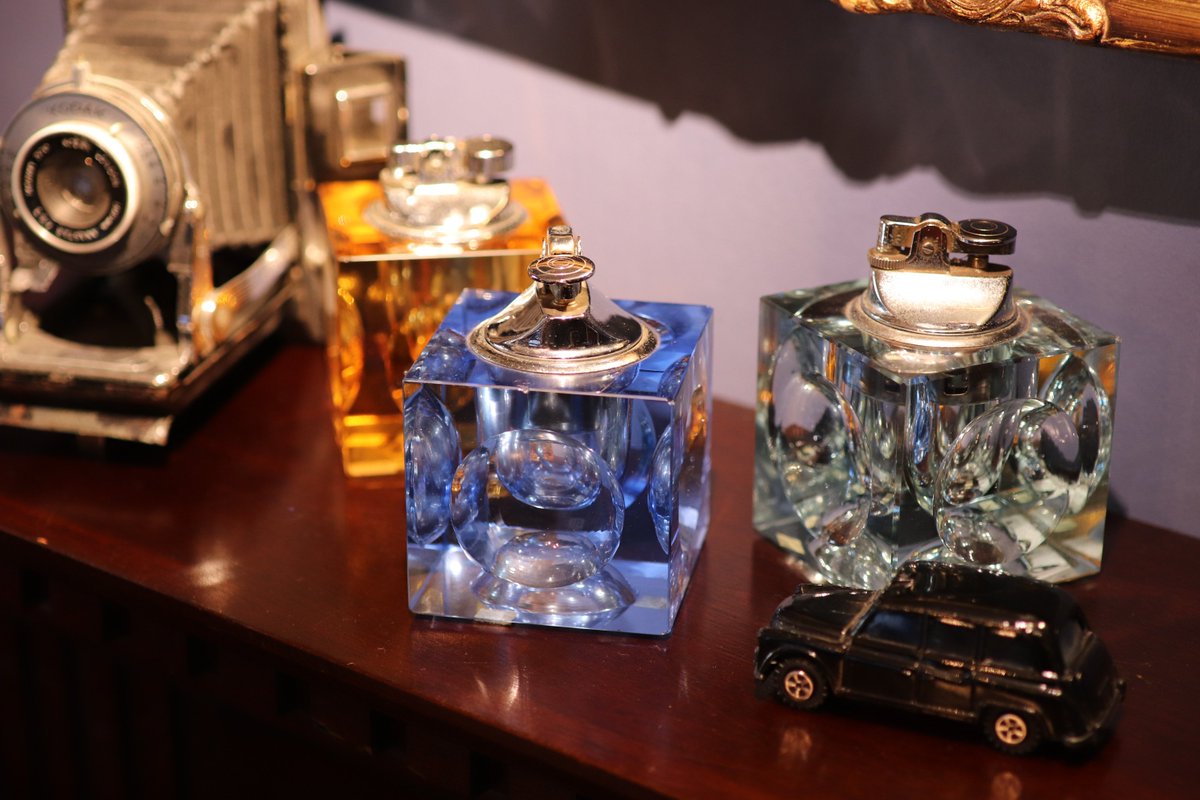 kent_antiques's tweet image. 久しぶりに小物の紹介です。

【ヴィンテージ　ガラスライター】

置いて置くだけでも渋いですね。
重みもしっかりございます。
ライターコレクターの方必見です！

こちらは東京目黒店にてございます。
ぜひお立ち寄りください。

#kentstore #lightercollection #antique