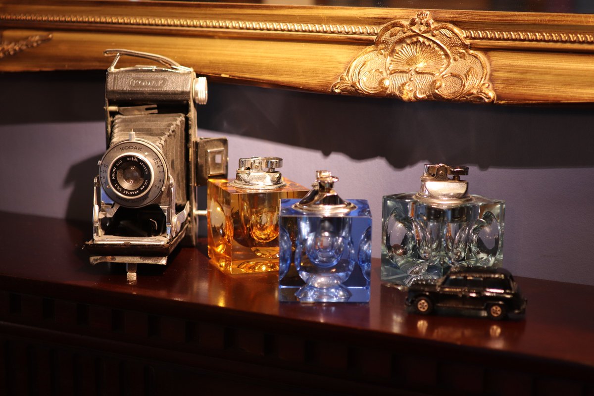 kent_antiques's tweet image. 久しぶりに小物の紹介です。

【ヴィンテージ　ガラスライター】

置いて置くだけでも渋いですね。
重みもしっかりございます。
ライターコレクターの方必見です！

こちらは東京目黒店にてございます。
ぜひお立ち寄りください。

#kentstore #lightercollection #antique