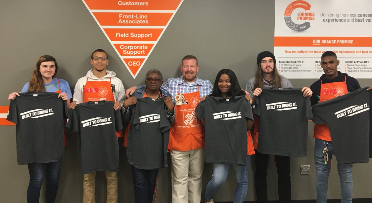 AndrewOlumoyaHD's tweet photo. Welcome to our new associates from 2589 & 2557!!! Theyโre #BuildToBringIt @MattShifflett1 @LMG101010 @billshuell @staceyjsharp1 @tim_hickey1 @JeffRos08126007 https://t.co/0WS0KaFw95