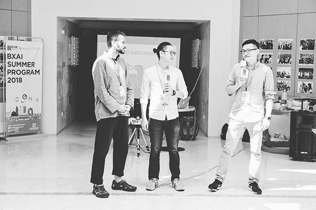 letsmakegreat's tweet photo. Had a fantastic two hour long chat with @_mck123 this weekend.  He is the only guy I know who truly understands personal communication.
-
Photo from an epic entrepreneurship workshop we did last summer
.
.
.
.
#letsmakegreat #protopreneurs #awrignawlbook… https://t.co/RaD2umEfKl https://t.co/Kgk4y7Qoas