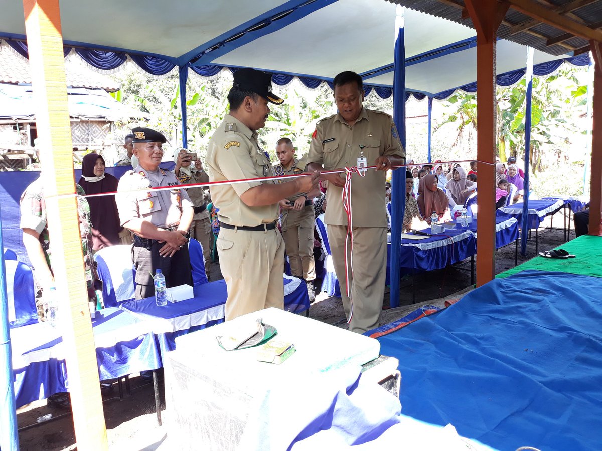 Peresmian &amp; Serah Terima Bedah Oleh Camat <a href="/hirmanofficial/">suhirman</a> kpd Bpk Slamet Satari dk.Siwalan <a href="/DesaDanasari/">Desa Danasari</a> <a href="/kecpemalang1/">Kec.Pemalang</a> yg dimotori oleh NINDYA PRAJA IPDN dlm praktek Lapangan III yg bekerja sama dgn <a href="/PemkabPemalang/">PemkabPemalang</a> . <a href="/dinpermasdespml/">Dinpermasdes Pml</a> <a href="/puspindes/">PUSPINDES</a> <a href="/kabarpemalangID/">Kabar Pemalang</a>  <a href="/RadioElshinta/">Radio Elshinta</a>