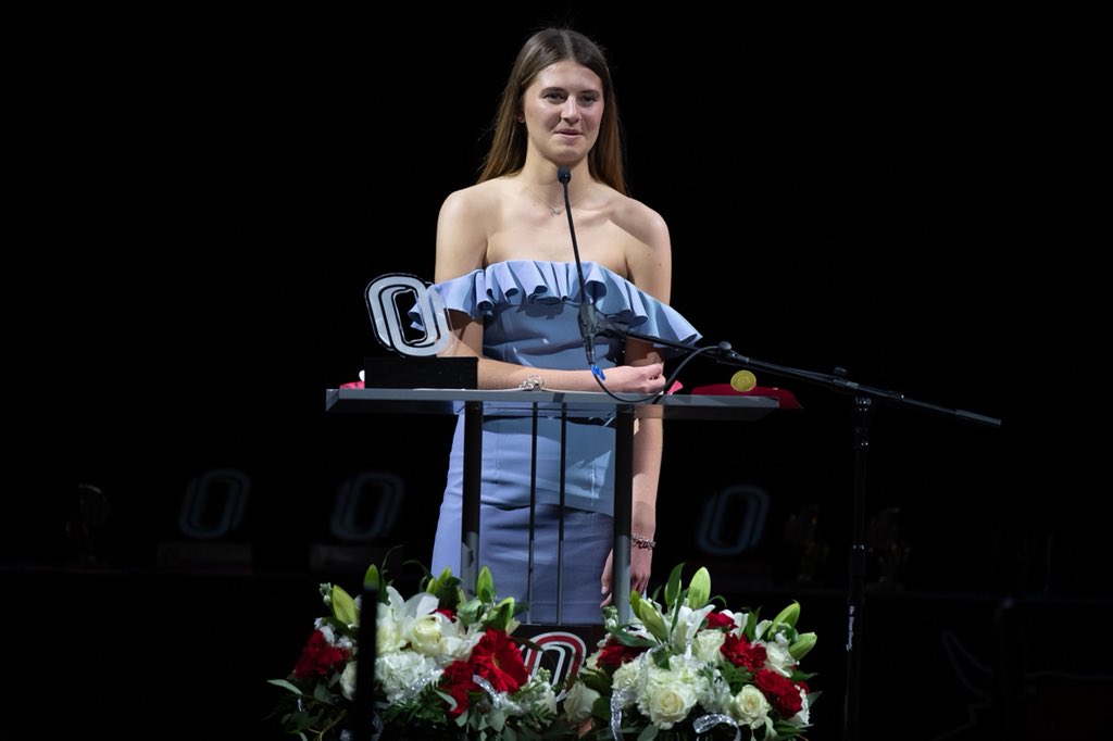 omavs's tweet photo. ⚫️🔴🏆 Female Newcomer of the Year.
 
Congratulations to @OmahaWSOC's Margaret LaVigne!
 
#MavAwards #EveryoneForOmaha https://t.co/DGtQf6jqdg