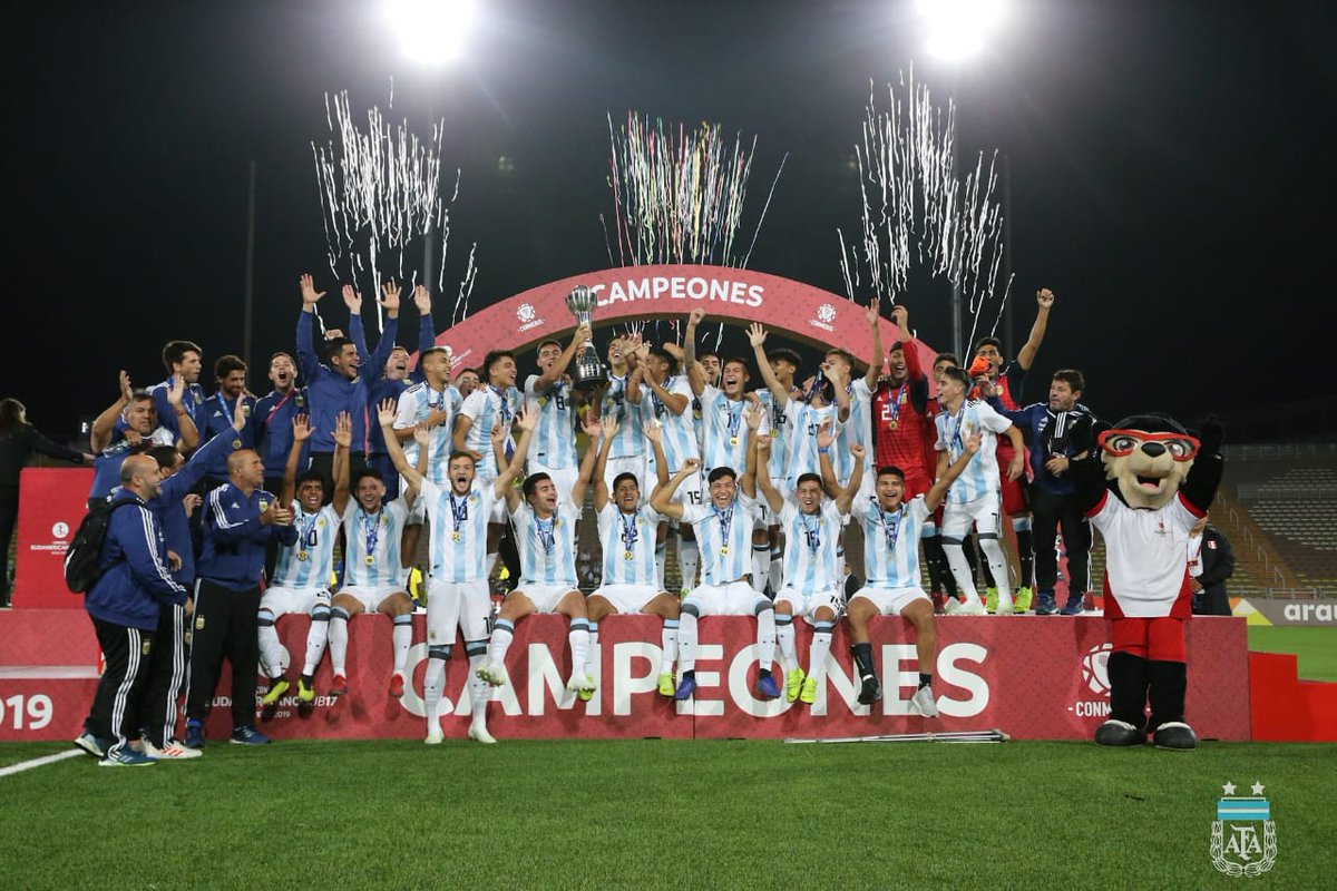 La Sub 17 celebró el campeonato Sudamericano