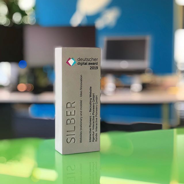 i_pioneers's tweet photo. Yeah - noch ein Award! Ein voller Erfolg für unseren Video Chat Bot. Link in Bio! #deutscherdigitalaward #videochatbot #awardseason https://t.co/wmwJHD8Vd9
