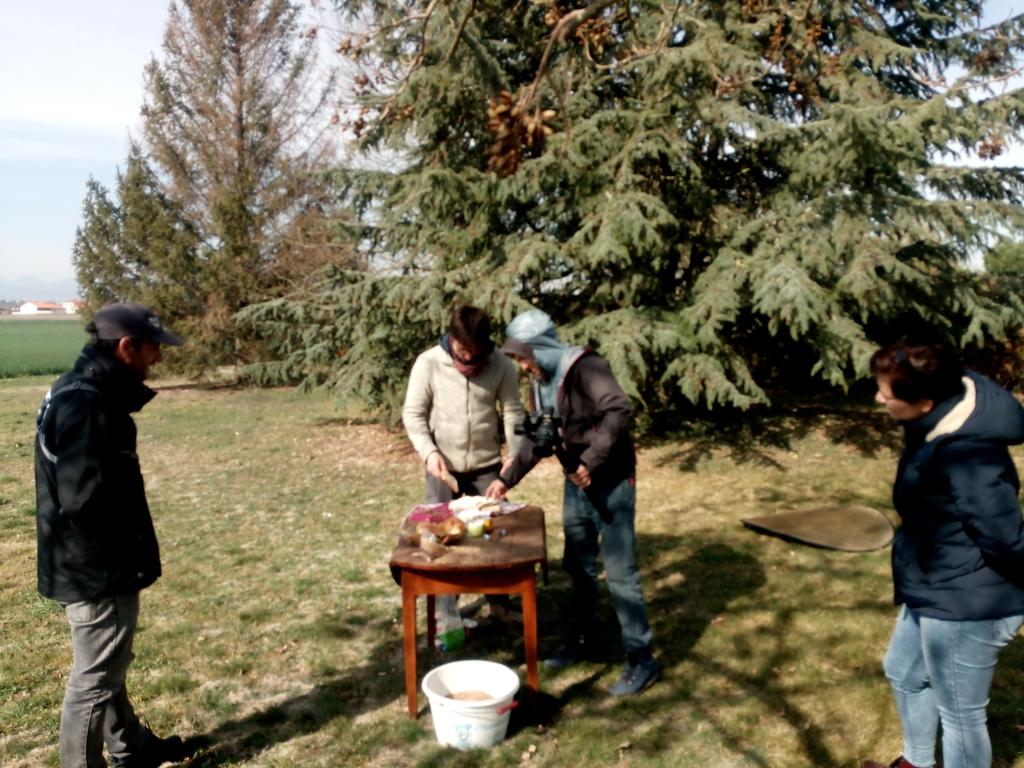 PierrePicard03's tweet photo. Aujourd'hui je suis dans le #puydedome avec #etienne et les #ja63 pour la suite du film #terresinnovantes pour les #JA_AU_RA . encore de jolie paysages et des bons produits #jaquets #betteraves #cereales https://t.co/3kYwHFOPBQ