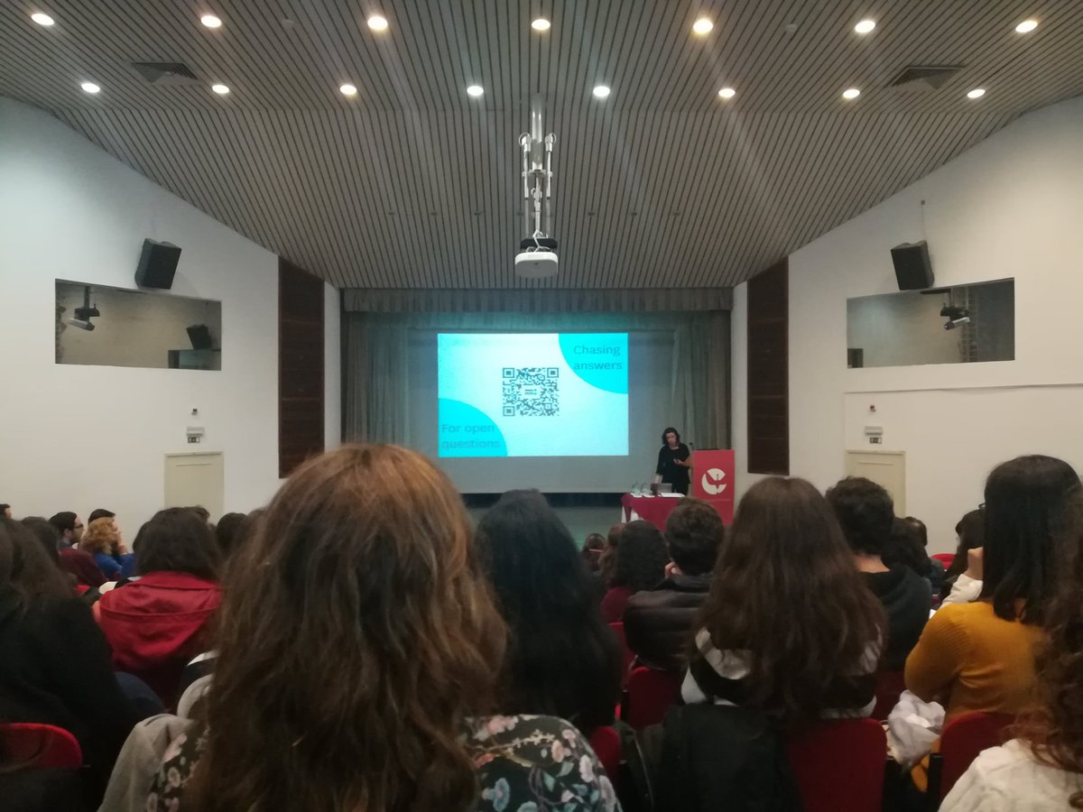 Katha16777's tweet photo. The #iMMretreat2019 starts off with @MariaMMota2 giving an overview of @IMMolecular's latest achievements: European fundings, scientific awards, publications in high impact factor journals, communication campaigns - all numbers are going up! 📈👍🤗
#chasingquestions https://t.co/CplGXEjnru