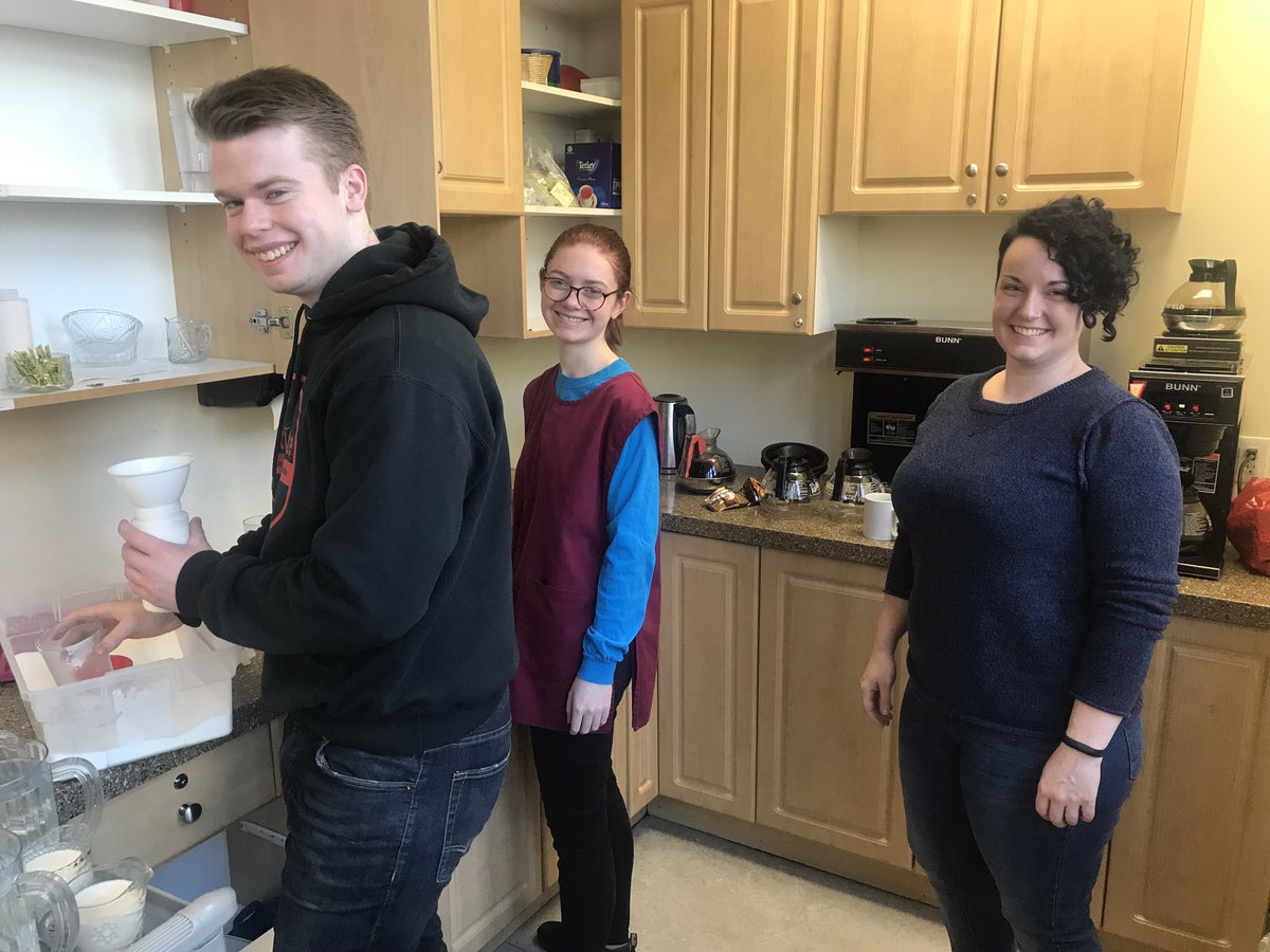 First day of Easter Break and these students are spending their morning giving back and serving breakfast at the @GatheringNL #MenAndWomenForOthers