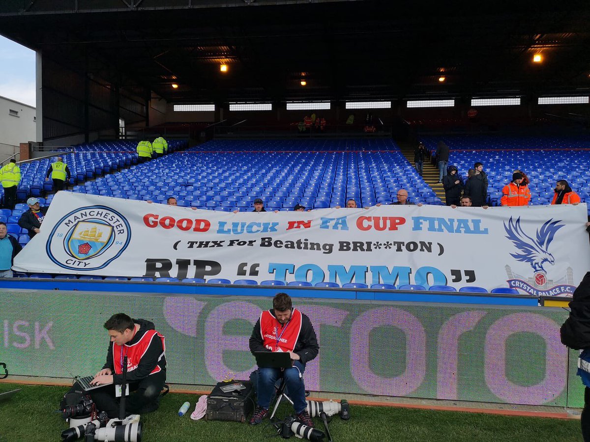 The flag from yesterday’s game - total class from #CrystalPalace #mcfc #ctid #cpfc #cpfcvmcfc #riptommo