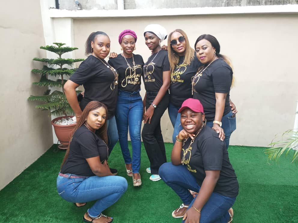 cardeejart's tweet photo. Over the weekend with some of my main supporters
We have supported, encouraged, advised and discussed about everything that has to do with BUSINESS, LIFE, MARRIAGE, HEALTH &amp; EVERYTHING THAT LIFE GIVES US
I'm glad to be one of you... God bless you all
#onlinesisters  #dbmmonnn https://t.co/Xb0kkdE6kT