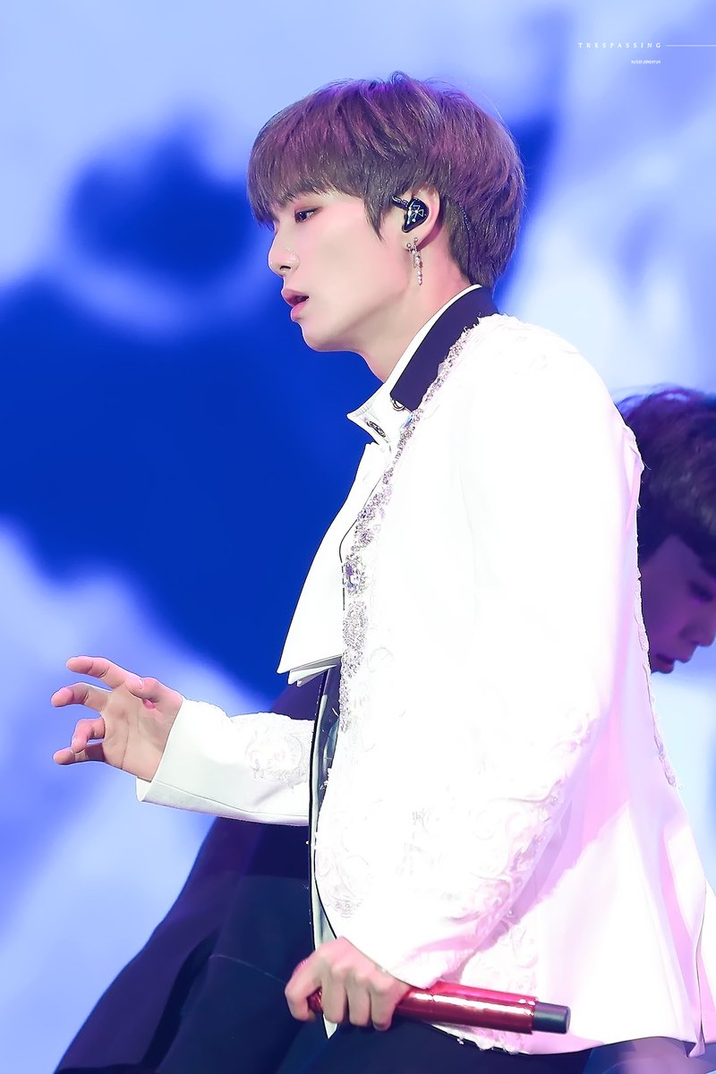 trespassing95's tweet photo. 190412~190414 세뇨콘 종현이 #JR #김종현 https://t.co/Wt5wz9JgLy