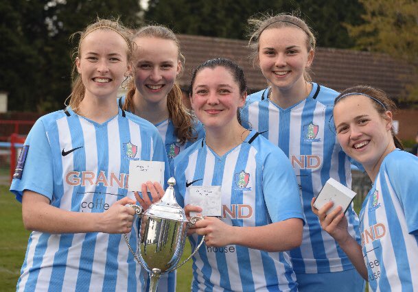 AbiRingrose's tweet photo. Great win yesterday in the county cup with this lot⚽️👊🏼 not a bad night either😂🍻 #Netts https://t.co/ReeruqcSmg